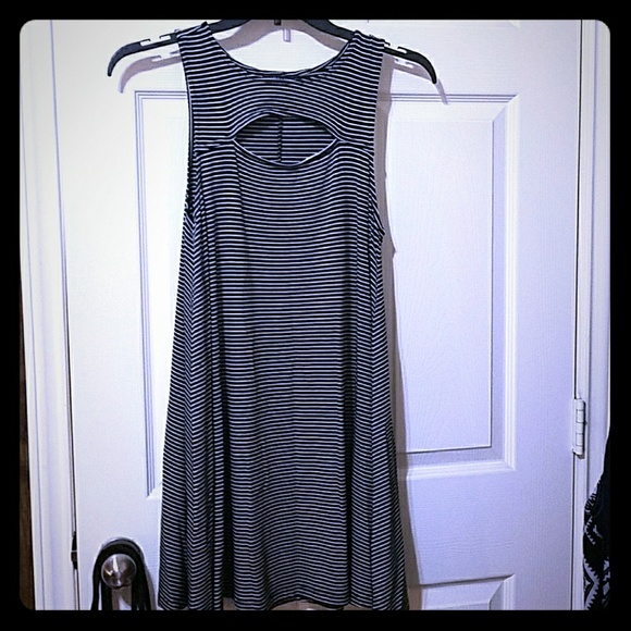 A dress - Picture 1 of 1